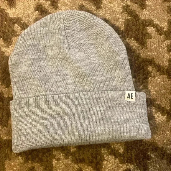 NEW American Eagle Grey Beanie - Picture 1 of 2